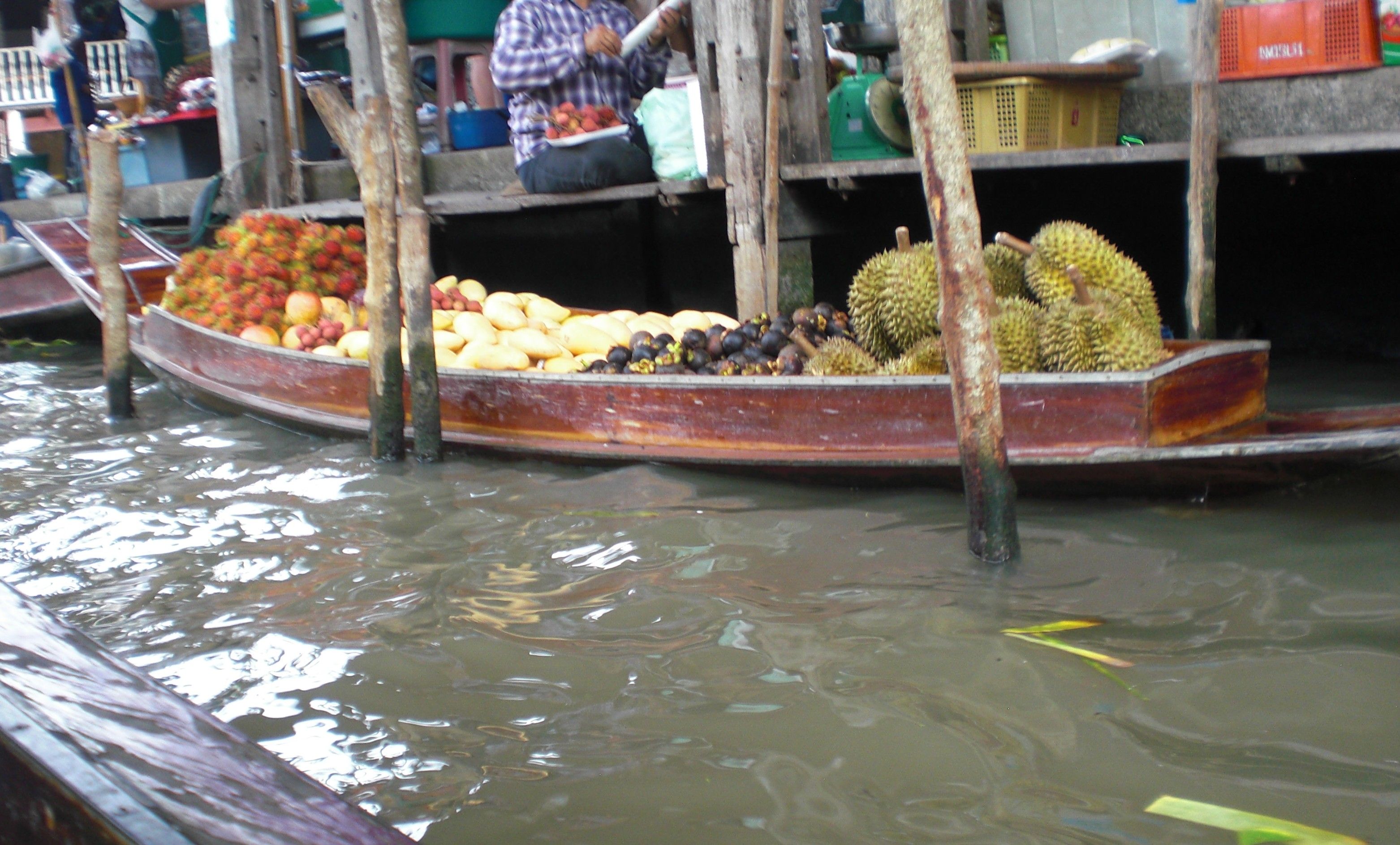 venta de frutas en la barca