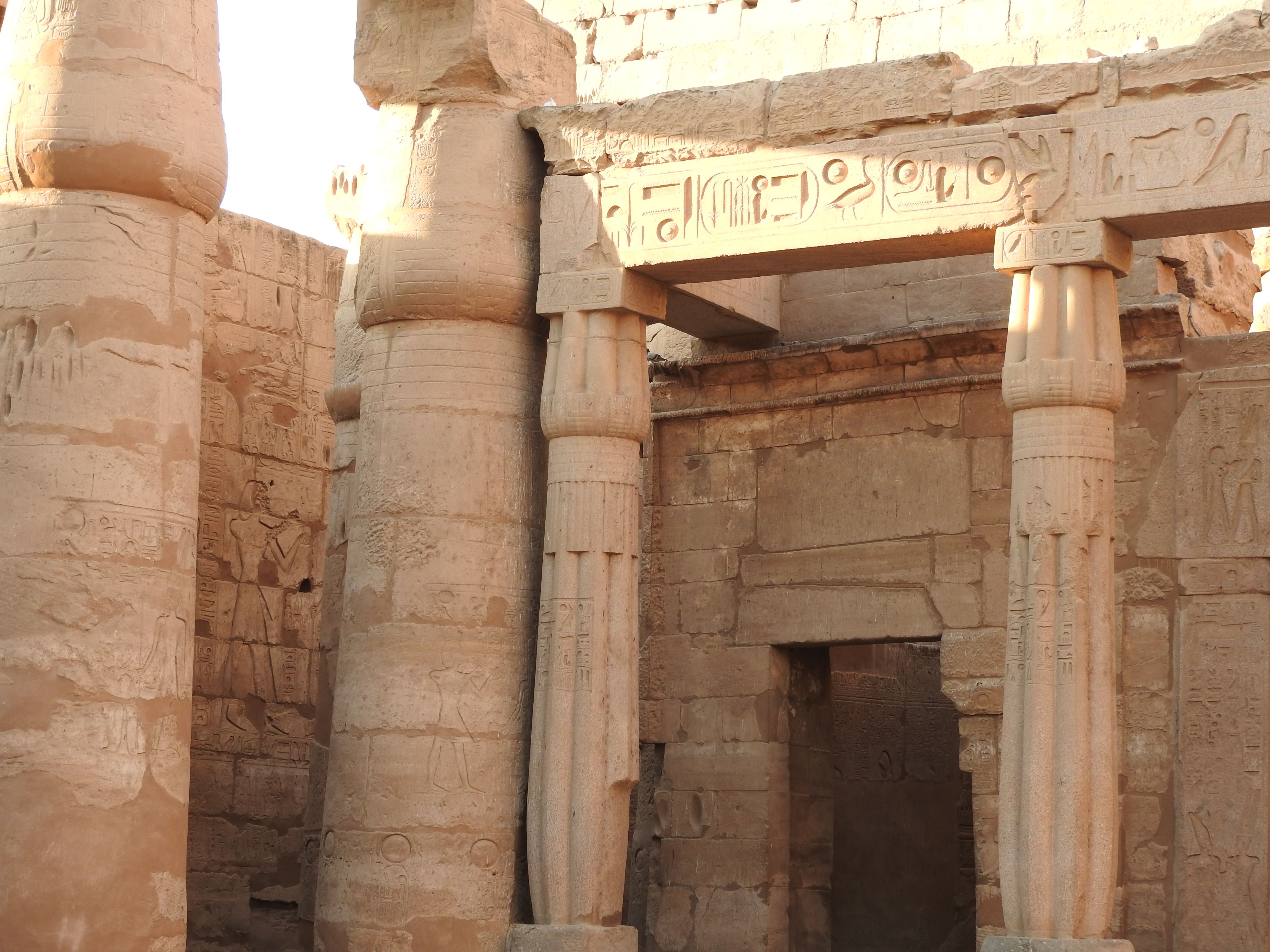 Luxor columnado
