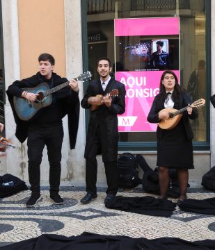 Artistas callejeros en Calle Augusta