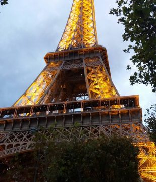 Torre Eiffel iluminada